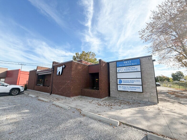 Primary Photo Of 9833 Tecumseh Rd E, Windsor Medical For Sale