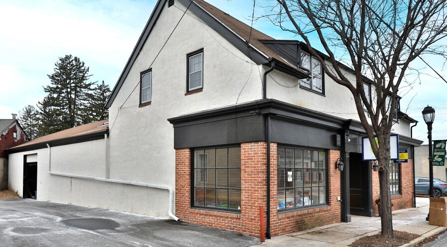 More Photos Of 1511 Bethlehem Pike, Flourtown Storefront Retail Residential For Sale