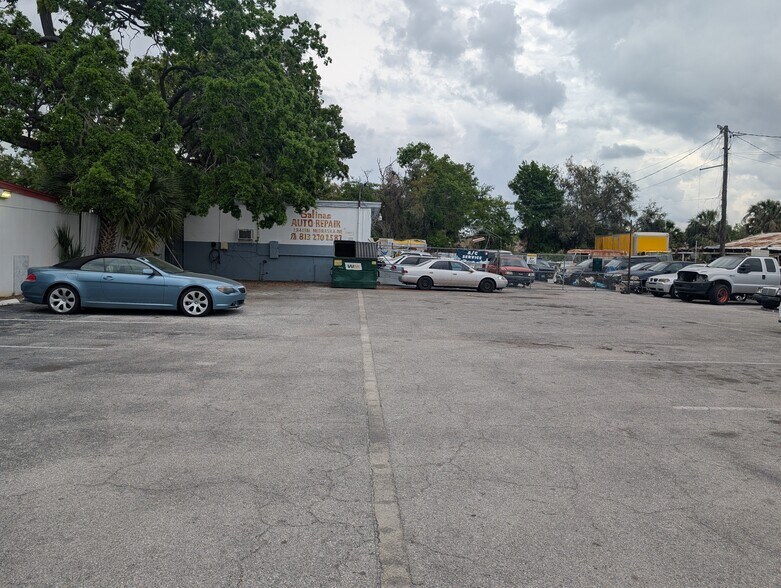 More Photos Of 13413 N Nebraska Ave, Tampa Auto Repair For Lease