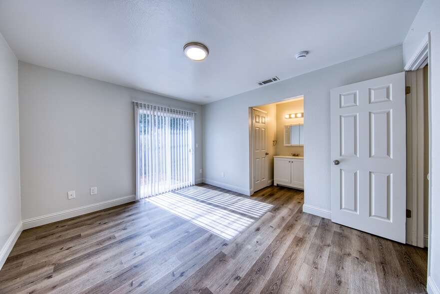 More Photos Of 2228 Edison Ave, Sacramento Apartments For Sale