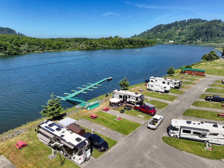 More Photos Of 17581 US Highway 101 N, Klamath Trailer Camper Park For Sale