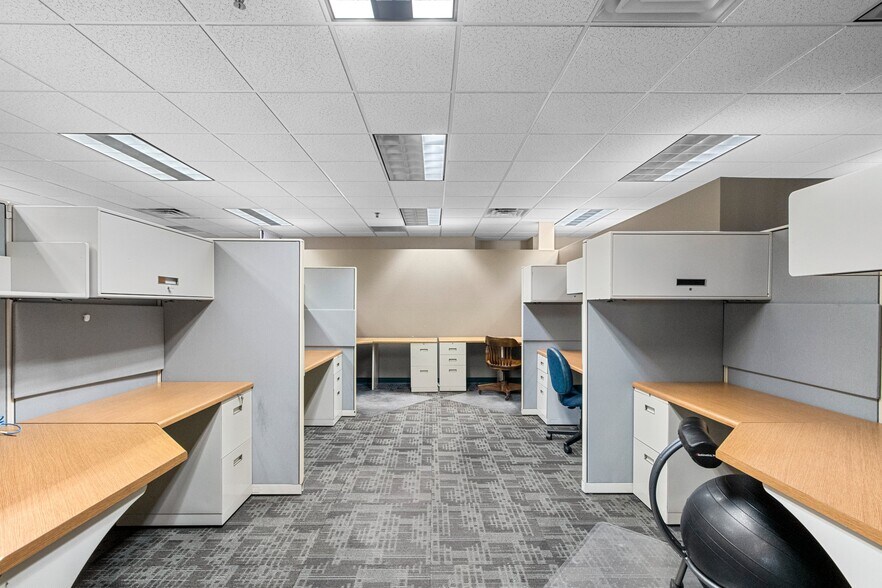 More Photos Of 2980 Walker Dr, Green Bay Office For Sale