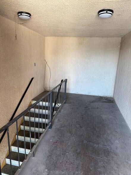 More Photos Of 1700 Lincoln St, Bakersfield Apartments For Sale
