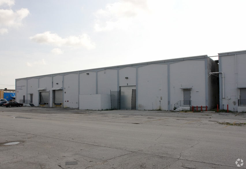 More Photos Of 2275 E 11th Ave, Hialeah Warehouse For Lease