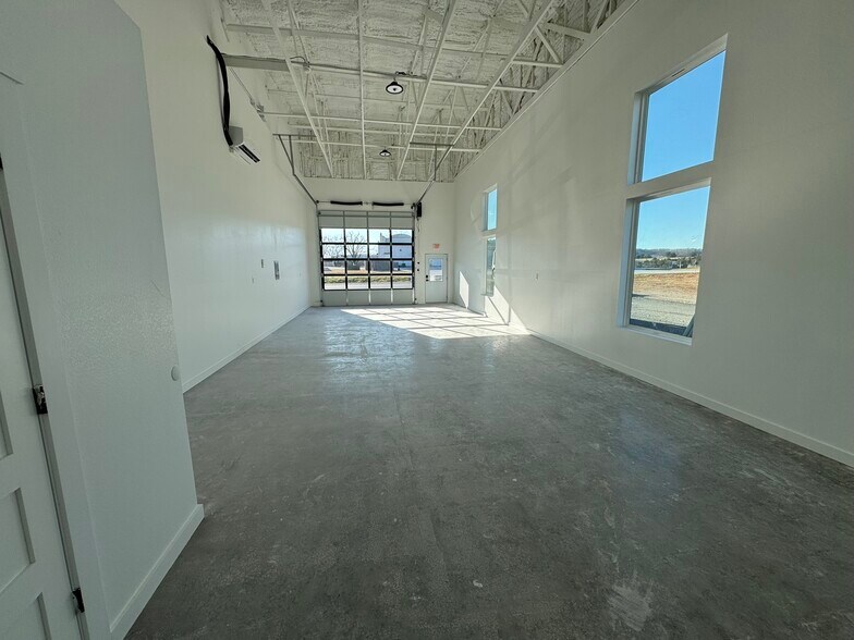 More Photos Of 116 College Rd, Pineville Light Distribution For Lease