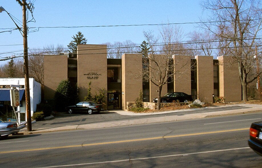 More Photos Of 165 W Putnam Ave, Greenwich Office For Lease