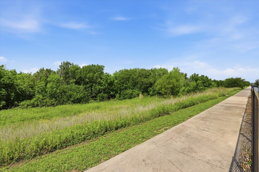 More Photos Of 6767 All Stars Ave, Frisco Showroom For Sale
