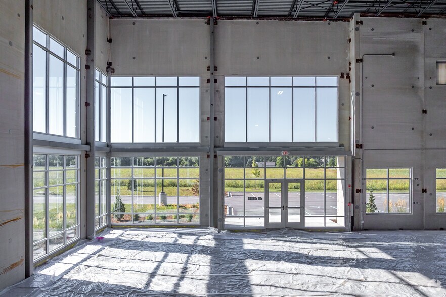 More Photos Of N53W25374 Highlands Court, Sussex Distribution For Lease