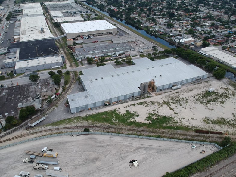 More Photos Of 10700 NW 36th Ave, Miami Warehouse For Lease