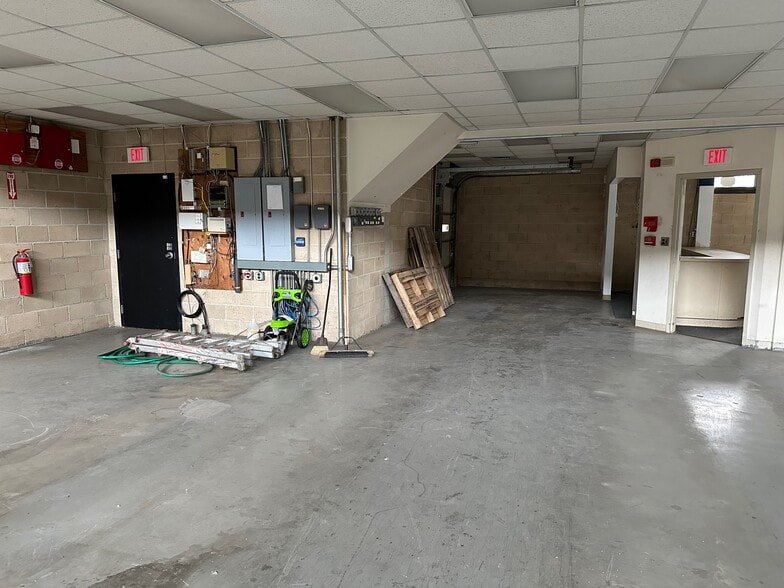 More Photos Of 17 Broad St, Norwalk Warehouse For Sale