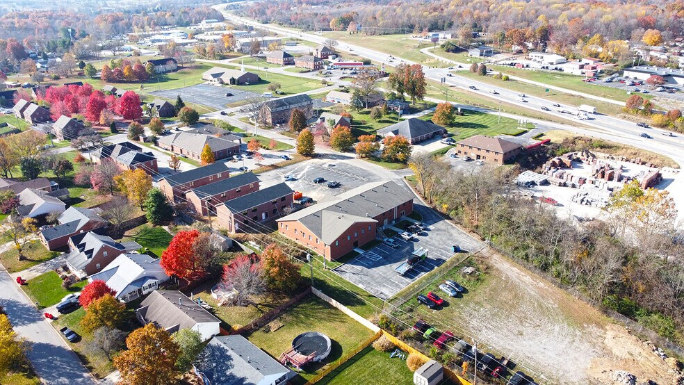 More Photos Of 111 Saint James Ct, Frankfort Office For Lease