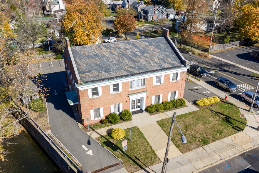 More Photos Of 434 Main St, Chatham Bank For Lease