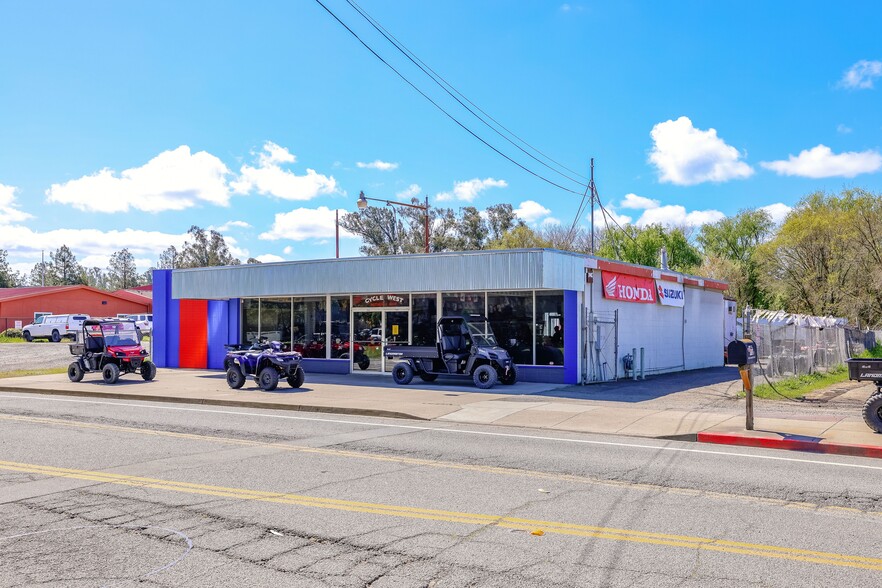More Photos Of 1375 Industrial Ave, Petaluma Showroom For Sale