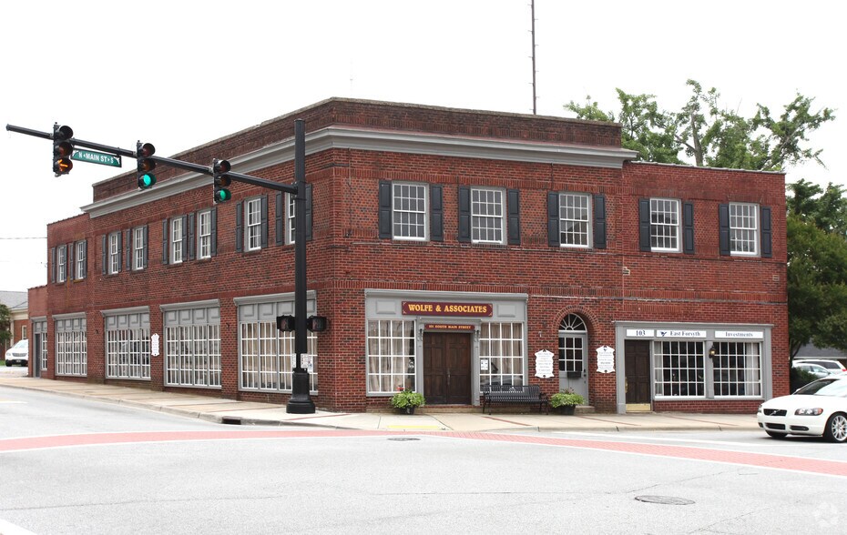 More Photos Of 101-103 E Mountain St, Kernersville Storefront Retail Office For Sale