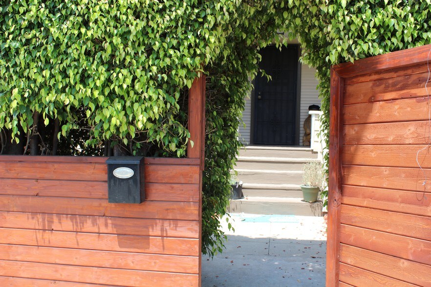 More Photos Of 10603-10609 Palms Blvd, Los Angeles Apartments For Sale