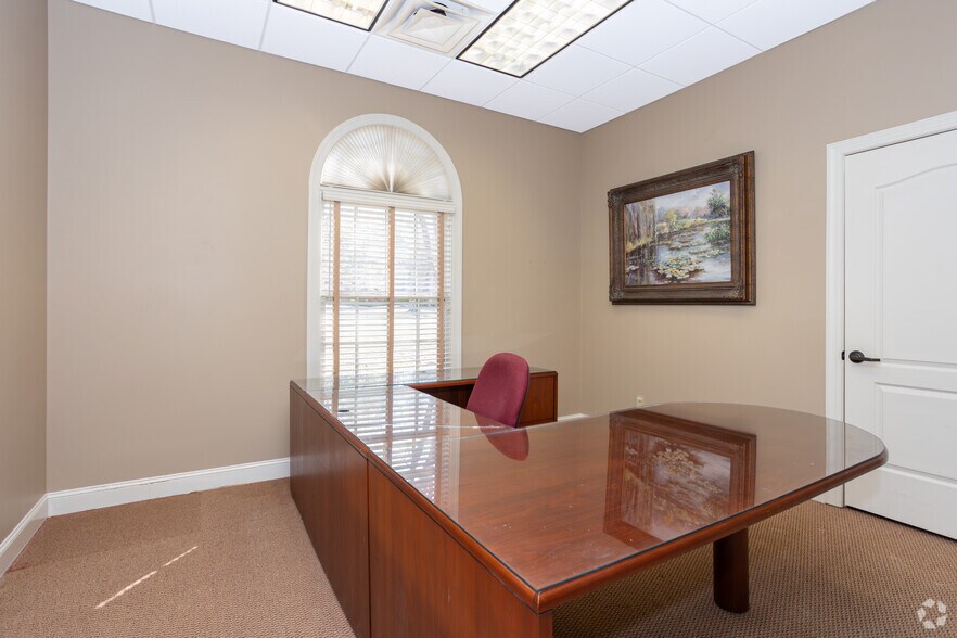 More Photos Of 2421 Brookstone Centre Pky, Columbus Medical For Sale