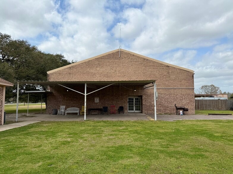 More Photos Of 831 FM 2917 Rd, Alvin Religious Facility For Sale