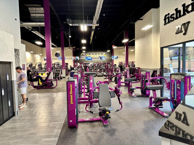 More Photos Of 18 Westage Dr, Fishkill Unknown For Lease