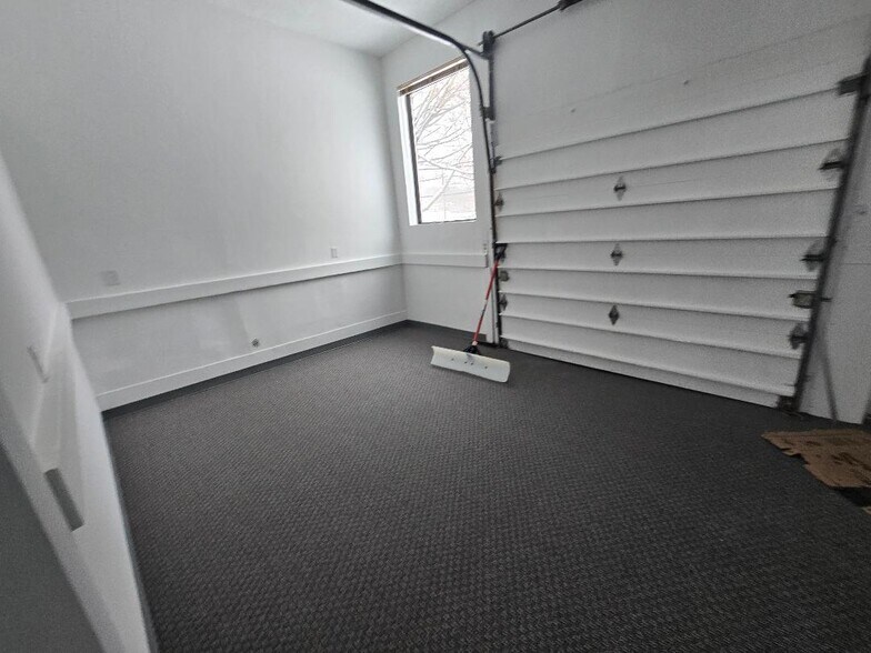 More Photos Of 126 Franklin St, Torrington Light Manufacturing For Sale