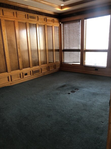 More Photos Of 1528 E Greyhound Pass, Carmel Office For Lease