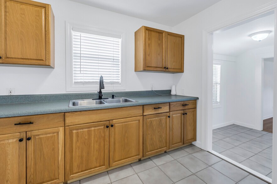 More Photos Of 3521 1st Ave N, Saint Petersburg Loft Creative Space For Sale