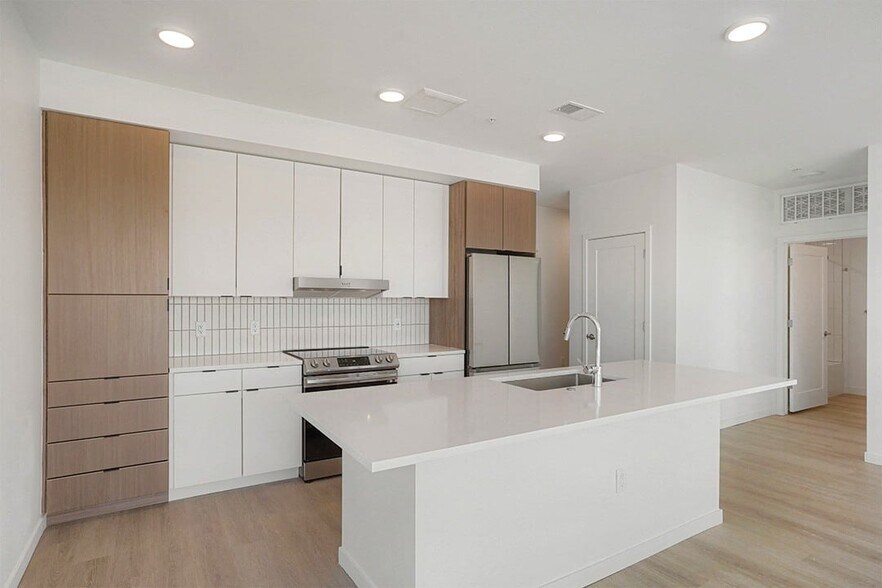 More Photos Of 1040 Santa Fe Dr, Denver Apartments For Lease