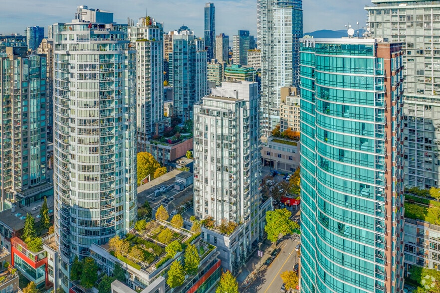 More Photos Of 480 Robson St, Vancouver Apartments For Lease