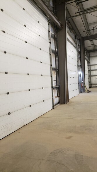 More Photos Of 1177-1185 Venture Av SE, Calgary Warehouse For Sale