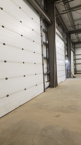 More Photos Of 8800 Venture Av SE, Calgary Warehouse For Sale