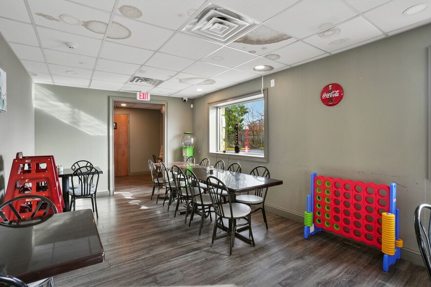 More Photos Of 4050 Main St, Bridgeport General Retail For Sale
