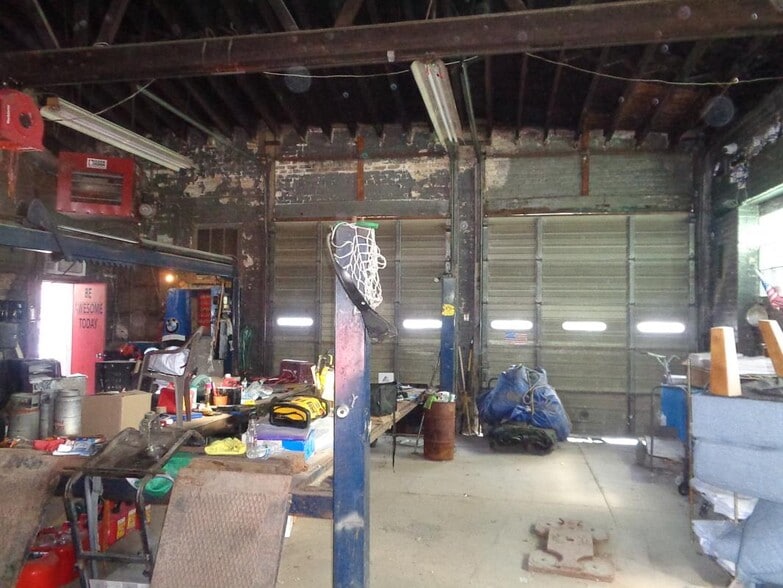 More Photos Of 2958 Narragansett ave, Chicago Industrial For Sale