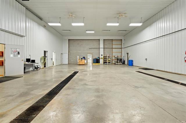 More Photos Of 250 S West St, Russiaville Flex For Sale