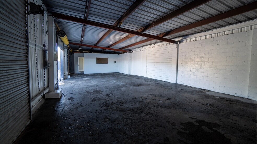 More Photos Of 3609 N 15th St, Tampa Restaurant For Lease