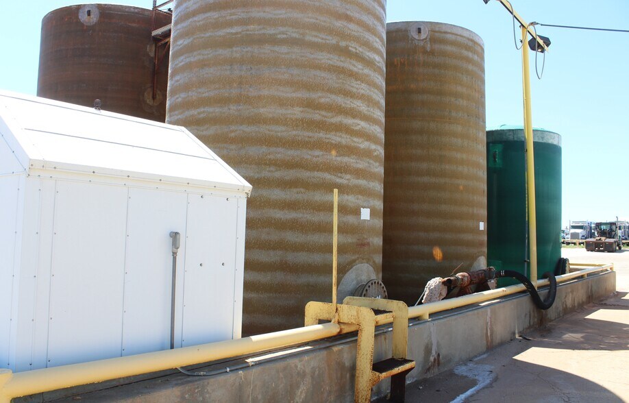 More Photos Of 4616 Oil Patch Dr, Woodward Warehouse For Sale