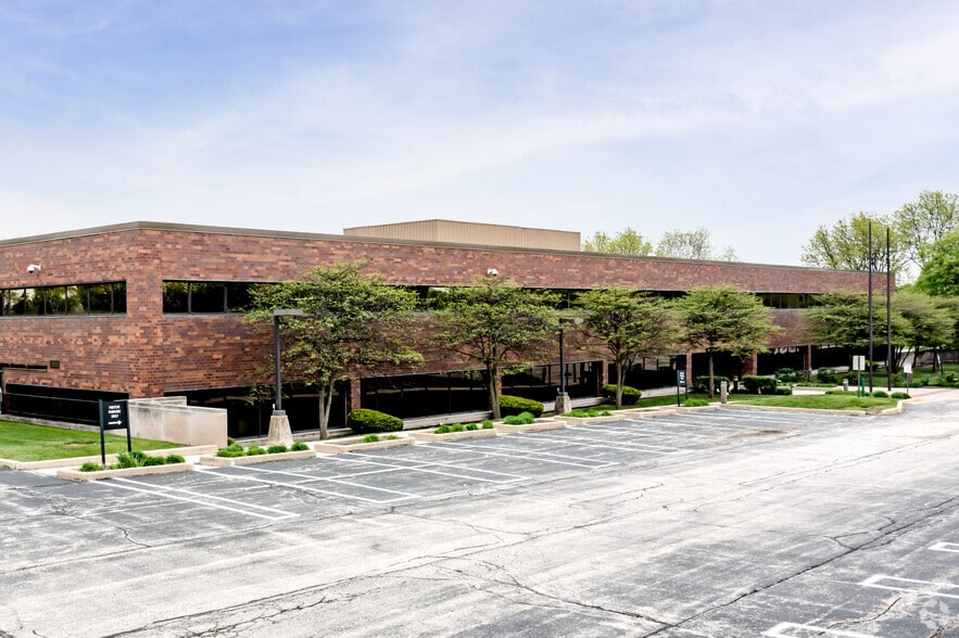 Primary Photo Of 1400 Kensington Rd, Oak Brook Office For Sale