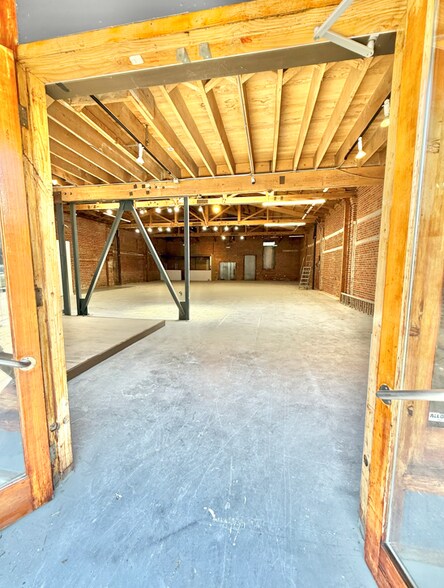 More Photos Of 517 6th St, San Francisco Storefront Retail Office For Lease