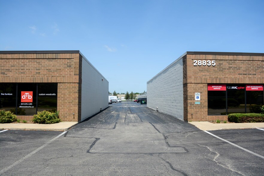 More Photos Of 28835 N Herky Dr, Lake Bluff Warehouse For Lease