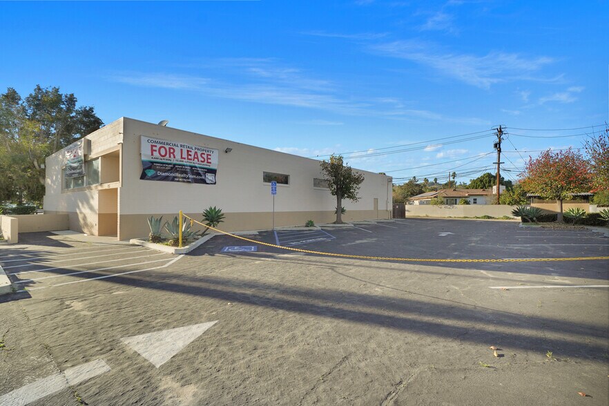 More Photos Of 233 W Harvard Blvd, Santa Paula Freestanding For Lease