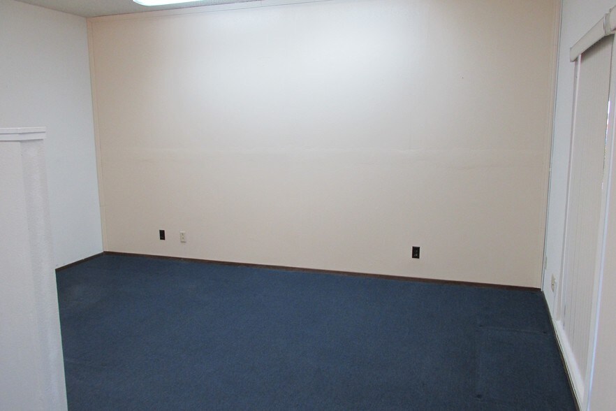 More Photos Of 6617 Madison Ave, Carmichael Office For Lease