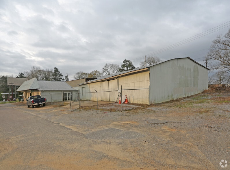 More Photos Of 1707 7th St S, Clanton Light Distribution For Sale