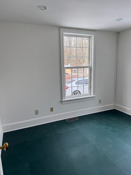 More Photos Of 16 Hudson St, Kinderhook Storefront Retail Residential For Lease