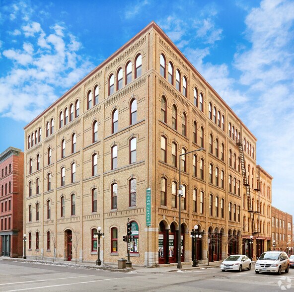 More Photos Of 350 Sibley St, Saint Paul Apartments For Lease
