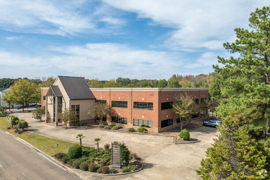 Primary Photo Of 625 Highland Colony Pky, Ridgeland Office For Lease