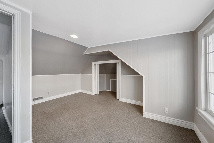 More Photos Of 1106 E 4500 S, Millcreek Office Residential For Sale