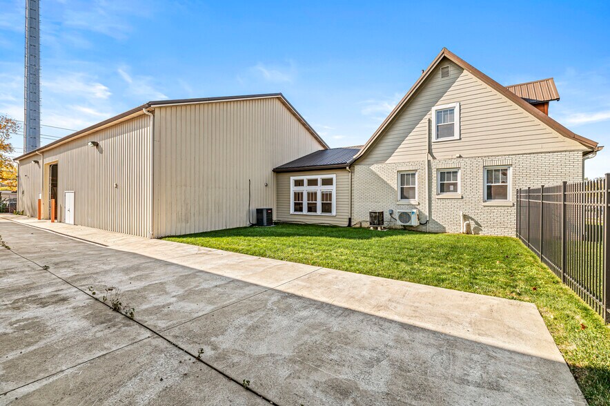 More Photos Of 2601 E 56th St, Indianapolis Research And Development For Sale