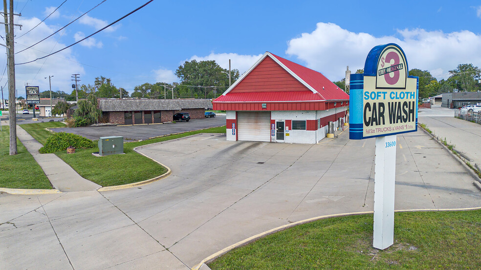 Primary Photo Of 33600 Groesbeck Hwy, Fraser Carwash For Sale