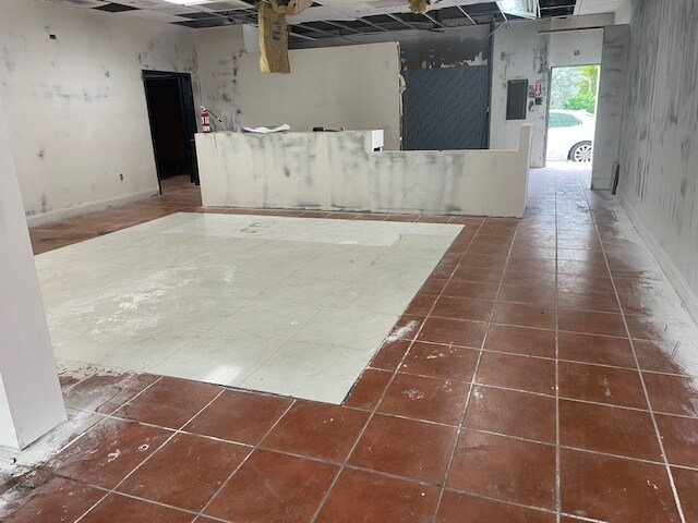 More Photos Of 12393-12399 Pembroke Rd, Pembroke Pines Unknown For Lease