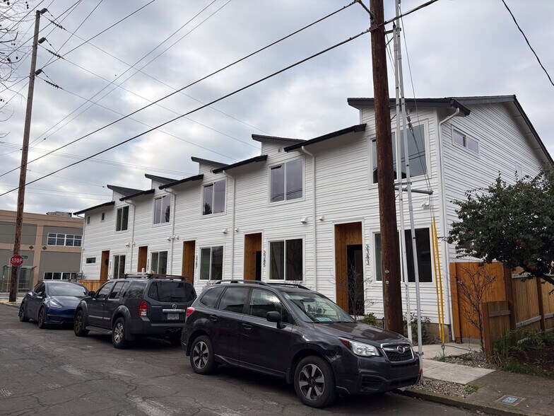More Photos Of 2387 SE 43rd Ave, Portland Multifamily For Sale