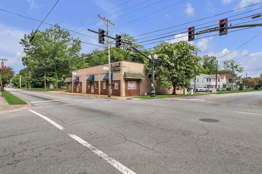 More Photos Of 600-604 W Washington St, Suffolk Storefront Retail Office For Sale