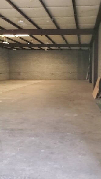 More Photos Of 3106 W Lincoln St, Phoenix Warehouse For Lease